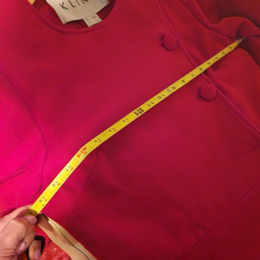 Red coat - Picture 11 of 12